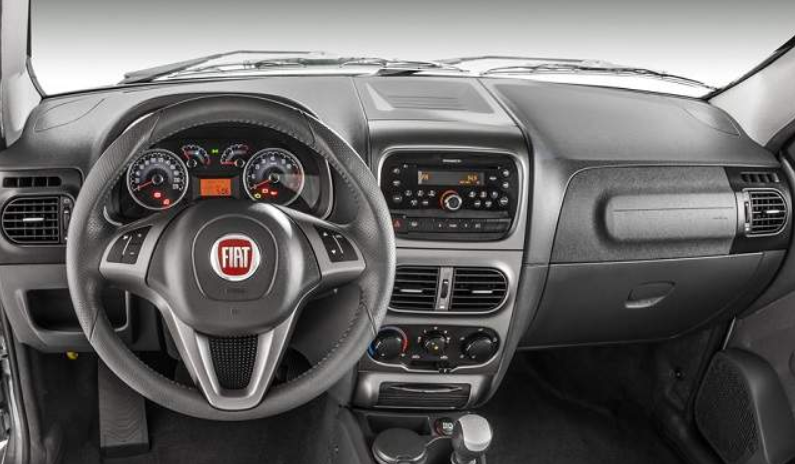 2019 Fiat Strada Interior