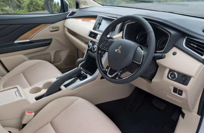 2019 Mitsubishi Triton Interior