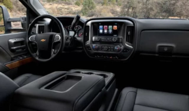 2020 Chevy Avalanche Interior