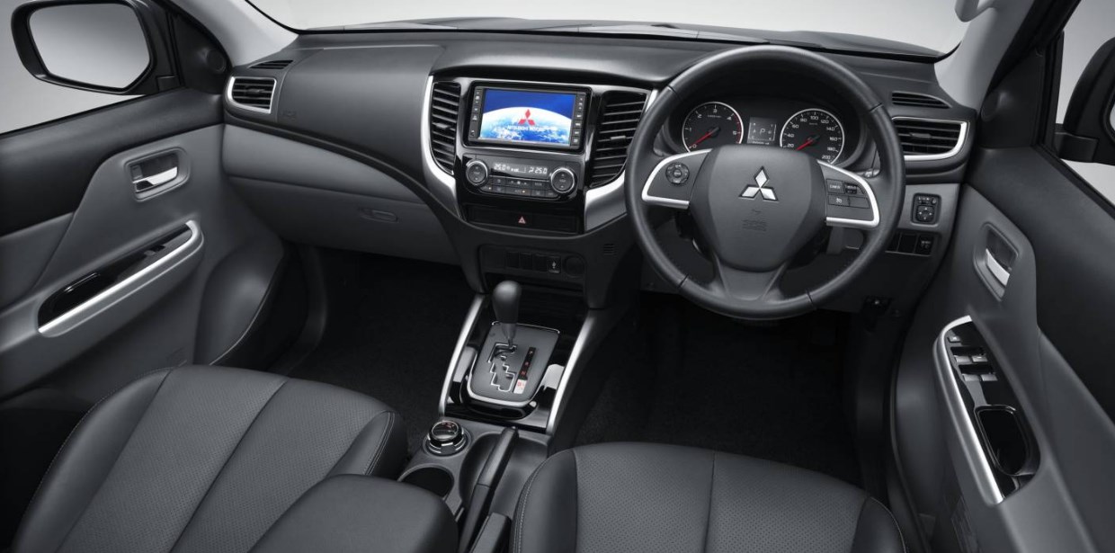 2020 Mitsubishi Triton Interior