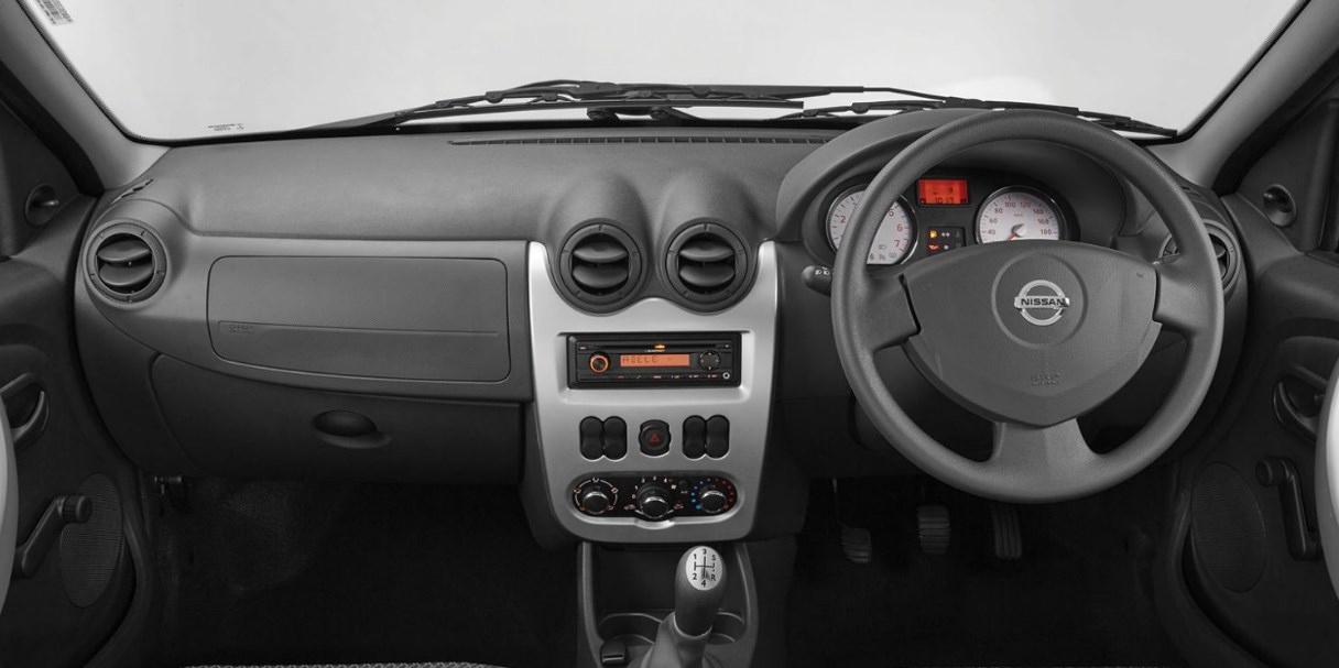 2020 Nissan NP200 Interior