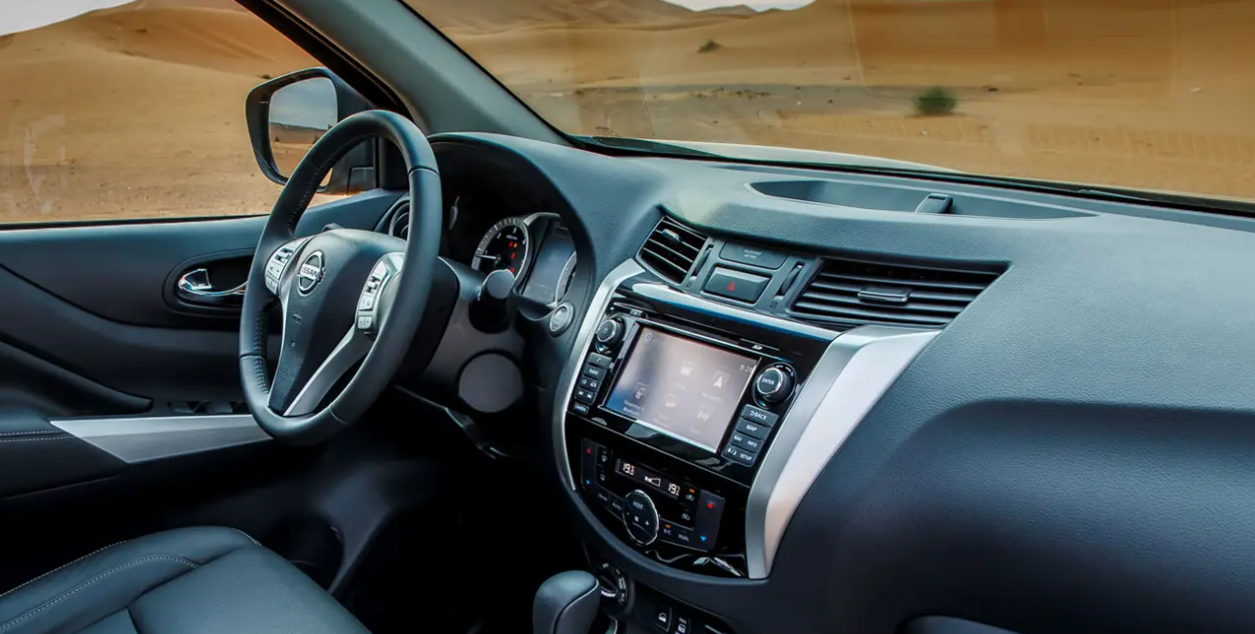 2023 Nissan Navara Interior