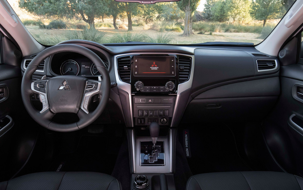 2022 Mitsubishi L200 Interior