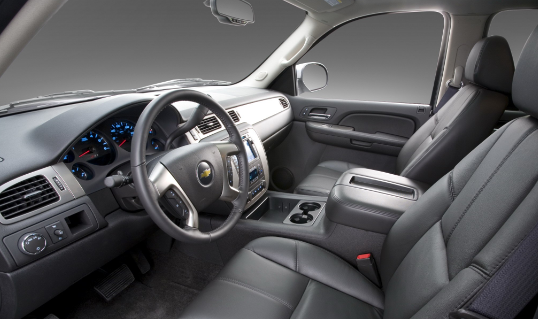 2023 Chevrolet Avalanche Interior