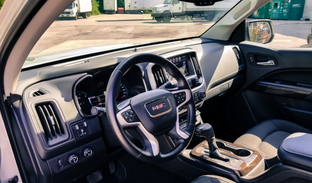 2023 GMC Canyon Interior