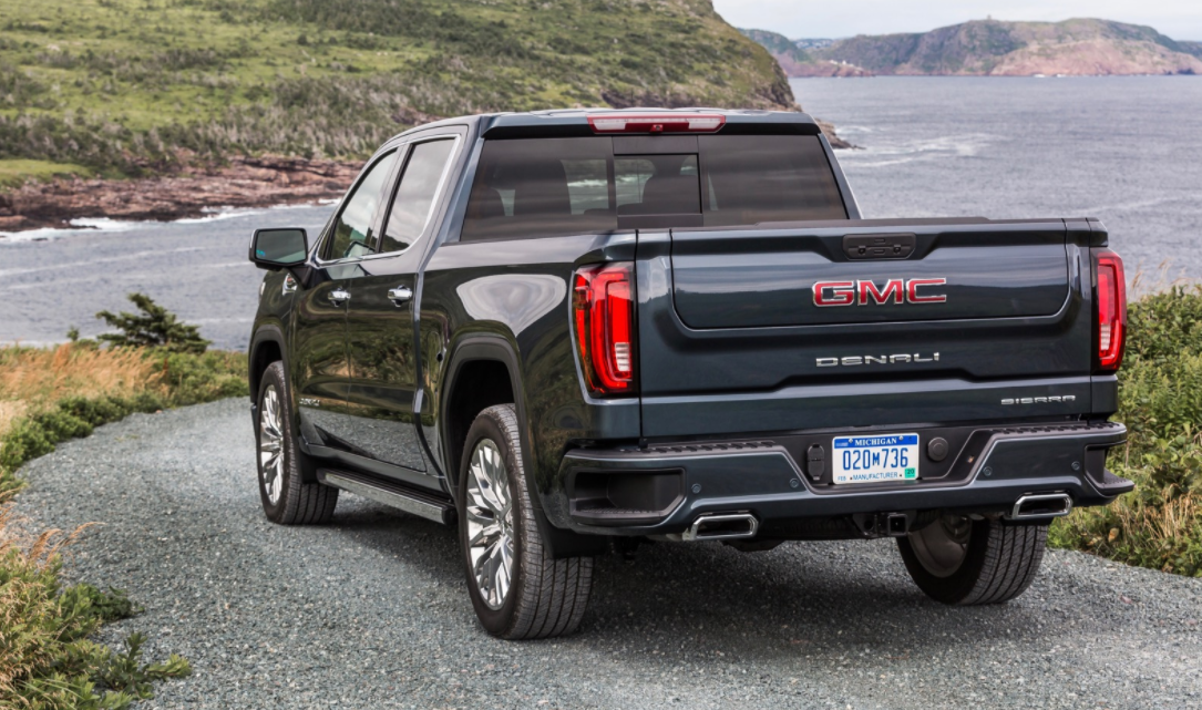 2023 GMC Sierra HD Denali Engine