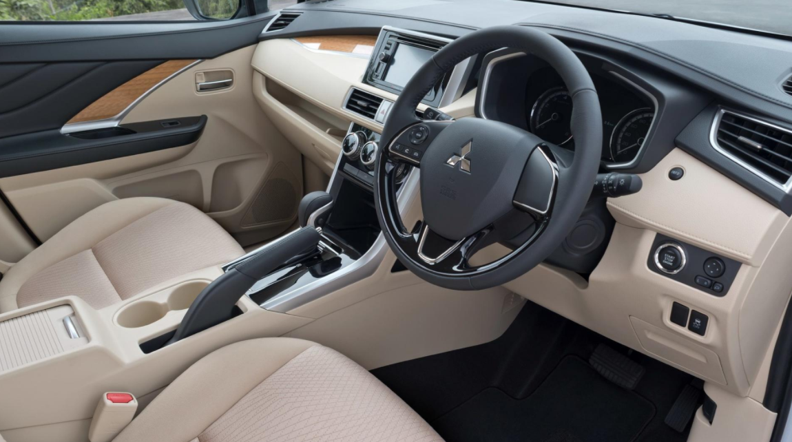 2023 Mitsubishi L200 Interior