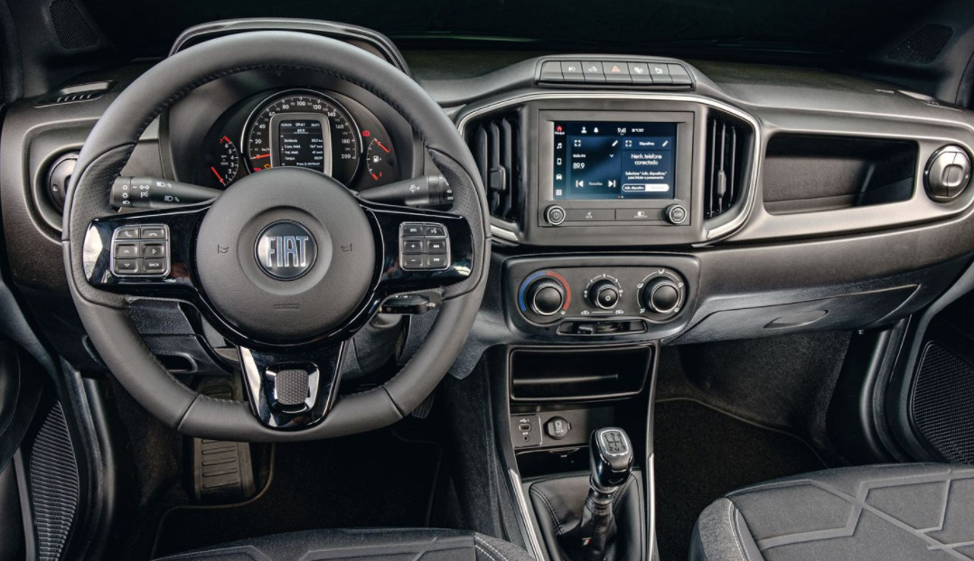 2022 Fiat Strada Interior