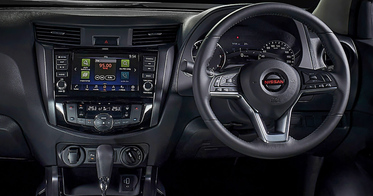 2022 Nissan Navara Interior