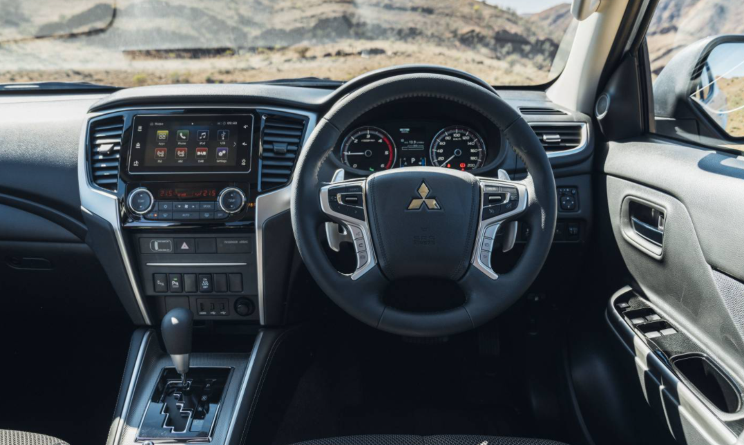 2022 Mitsubishi Triton Interior