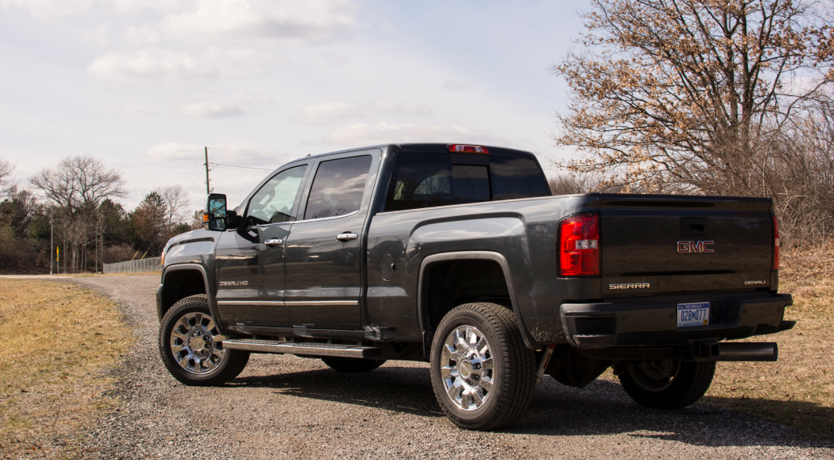 2023 GMC Sierra 2500HD Engine