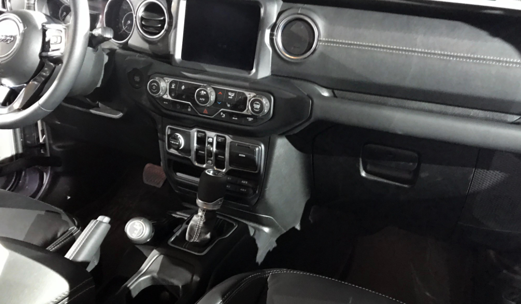 2023 Jeep Gladiator Interior