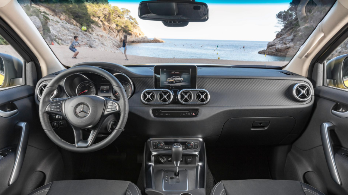 2023 Mercedes-Benz X-Class Interior