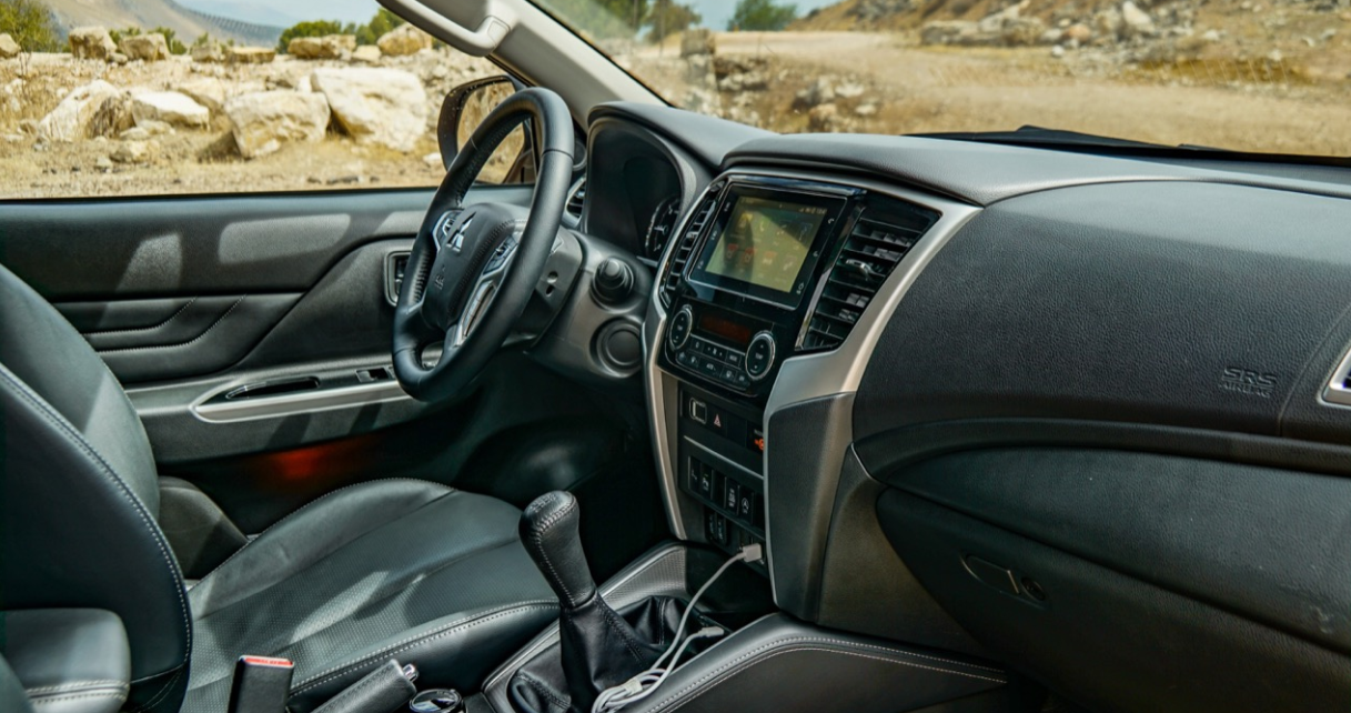 2023 Mitsubishi L200 Interior