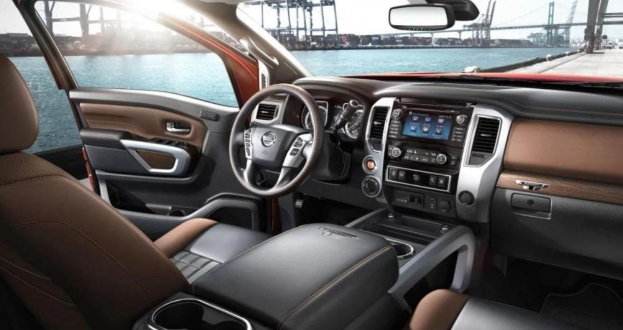 2023 Nissan Titan Pro 4x Interior