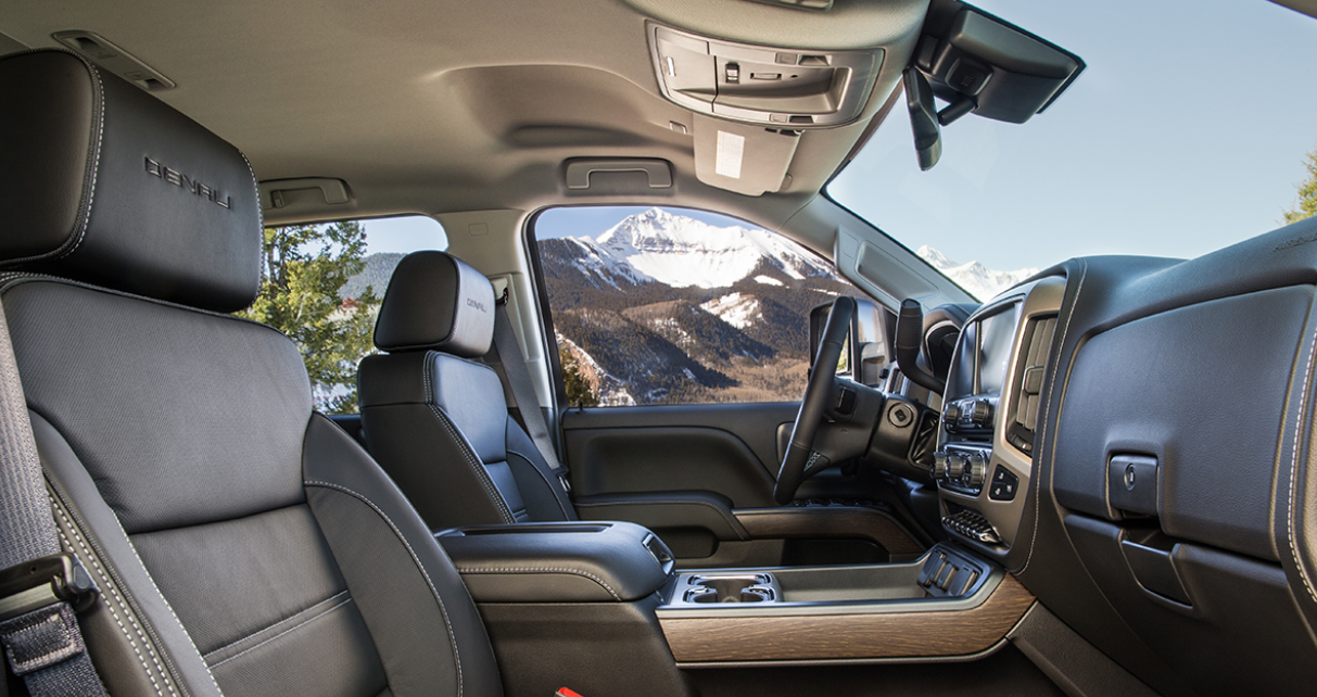 2022 GMC Sierra 2500HD Denali Interior