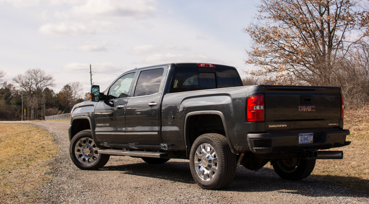 2023 GMC Sierra 2500HD Engine