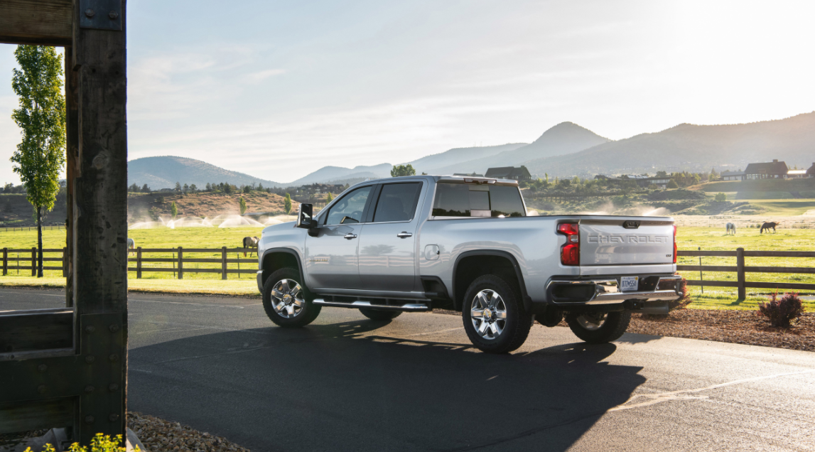 2023 Chevy Silverado Dually Engine