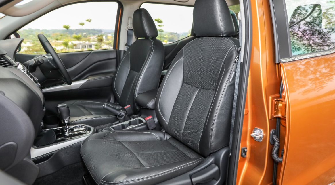 2023 Nissan Navara Interior