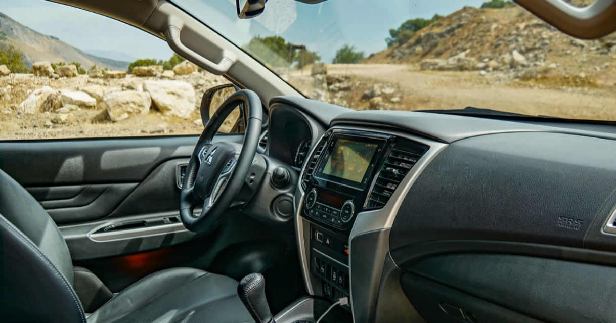 2023 Mitsubishi L200 Interior