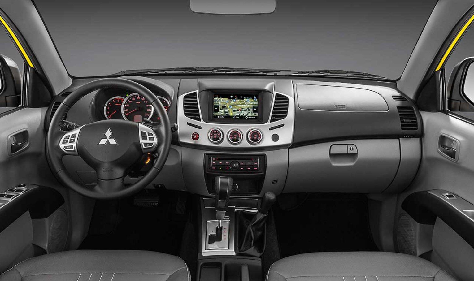 2024 Mitsubishi L200 Interior