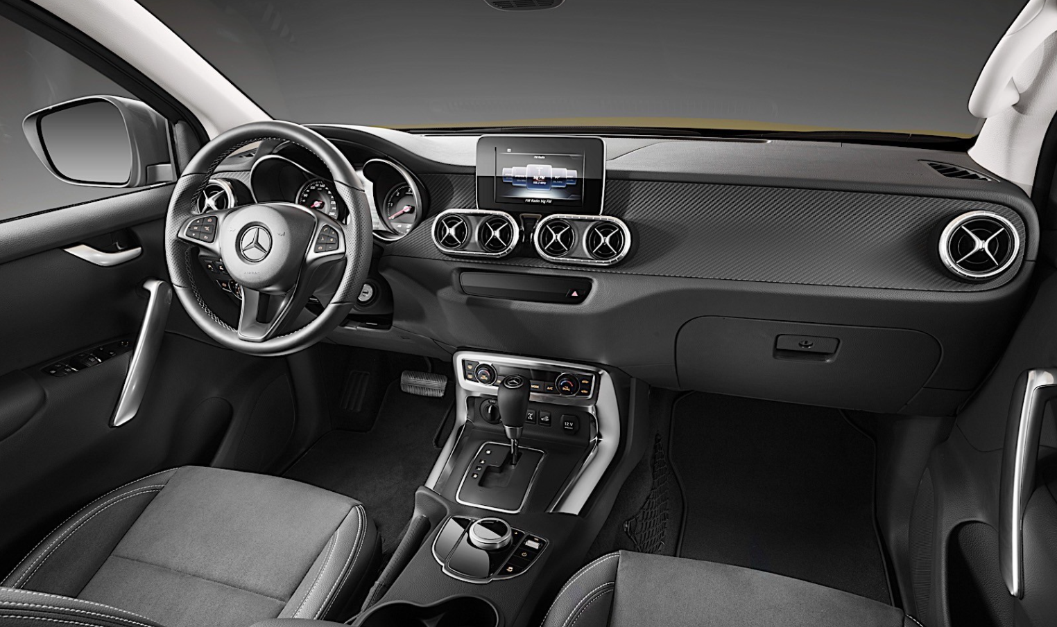 2024 Mercedes X Class Interior